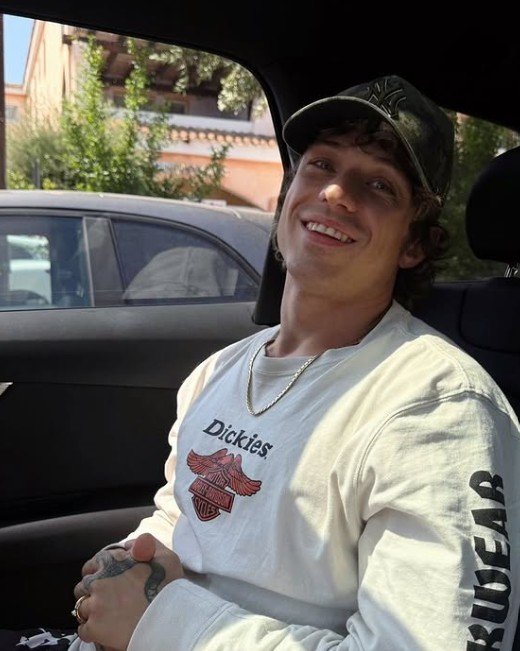 Irama: dalla tempesta mediatica alla ritrovata libertà interiore