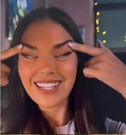 Miss Finlandia sotto accusa per gesto social controverso