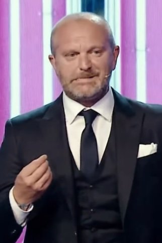 Non solo musica: il Festival al centro della tempesta