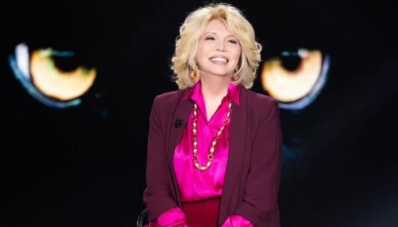 Il ritorno di Belve con Amanda Lear: dichiarazioni spiazzanti