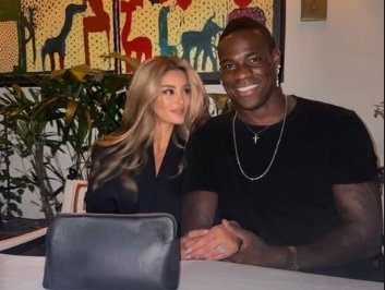 Mario Balotelli esce allo scoperto: ecco chi c’è al suo fianco