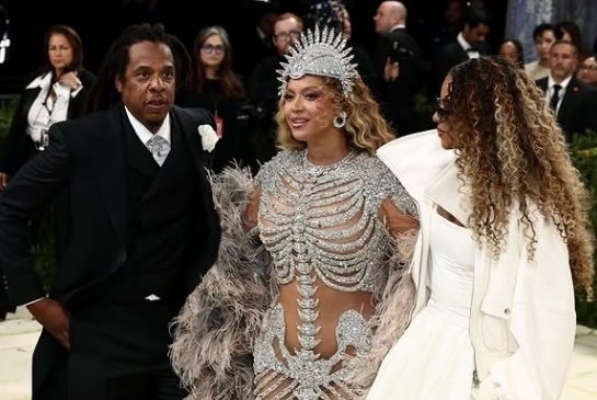 Met Gala 2026, la serata del lusso finisce tra le polemiche
