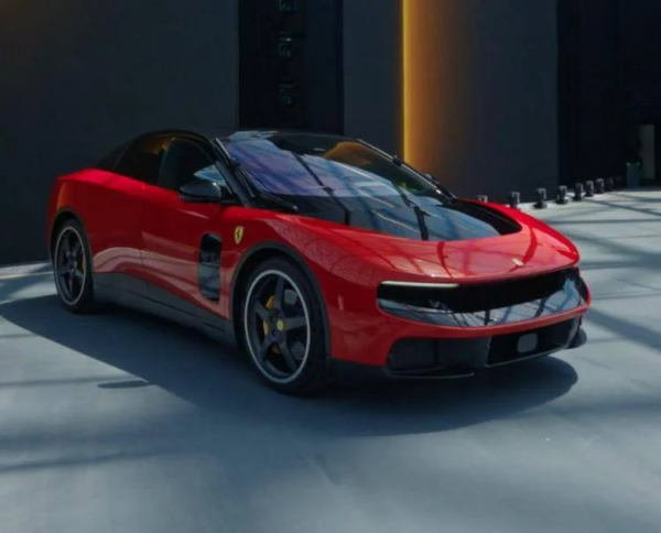 Ferrari elettrica, il severo giudizio di Montezemolo