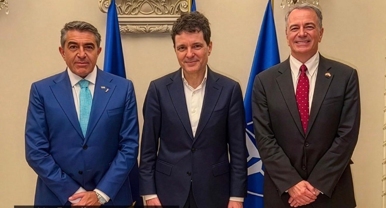 Paolo Zampolli sigla un accordo record in Europa dell’Est Paolo Zampolli sigla un accordo record in Europa dell’Est