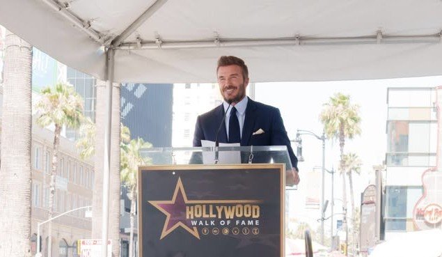 David Beckham festeggia a Hollywood, ma Brooklyn non c’è