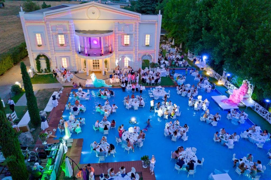 Svelato il party più pazzesco dell’anno: non crederai ai tuoi occhi
