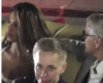 George Clooney a Capri: lo scatto rubato che fa impazzire i fan George Clooney a Capri: lo scatto rubato che fa impazzire i fan