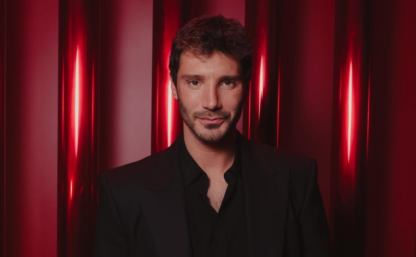 Prime indiscrezioni su Sanremo 2027: i grandi nomi in trattativa