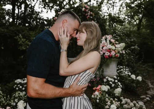 Taylor Swift stravolge le regole: la mossa inaspettata al matrimonio Taylor Swift stravolge le regole: la mossa inaspettata al matrimonio
