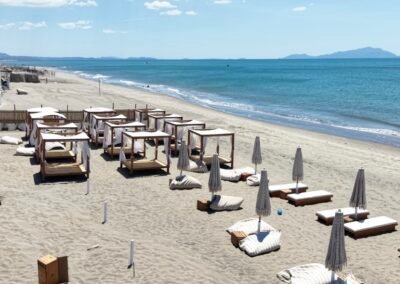 e-love concept beach club protagonista a Benvenute a bordo L'Italia raccontata in van