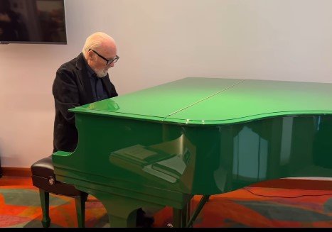 Anthony Hopkins svela il suo lato inedito con un’opera memorabile