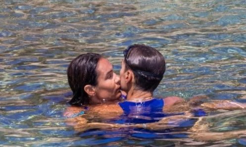 Silvia Toffanin e Piersilvio Berlusconi: giorni indimenticabili tra mare e relax Silvia Toffanin e Piersilvio Berlusconi: giorni indimenticabili tra mare e relax