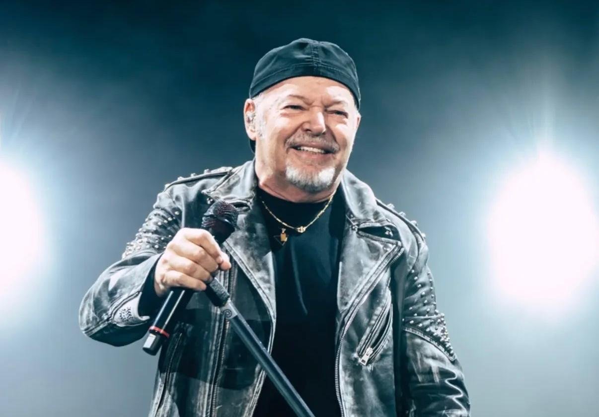 Polemica social su Vasco Rossi: il rocker chiarisce la vicenda Polemica social su Vasco Rossi: il rocker chiarisce la vicenda