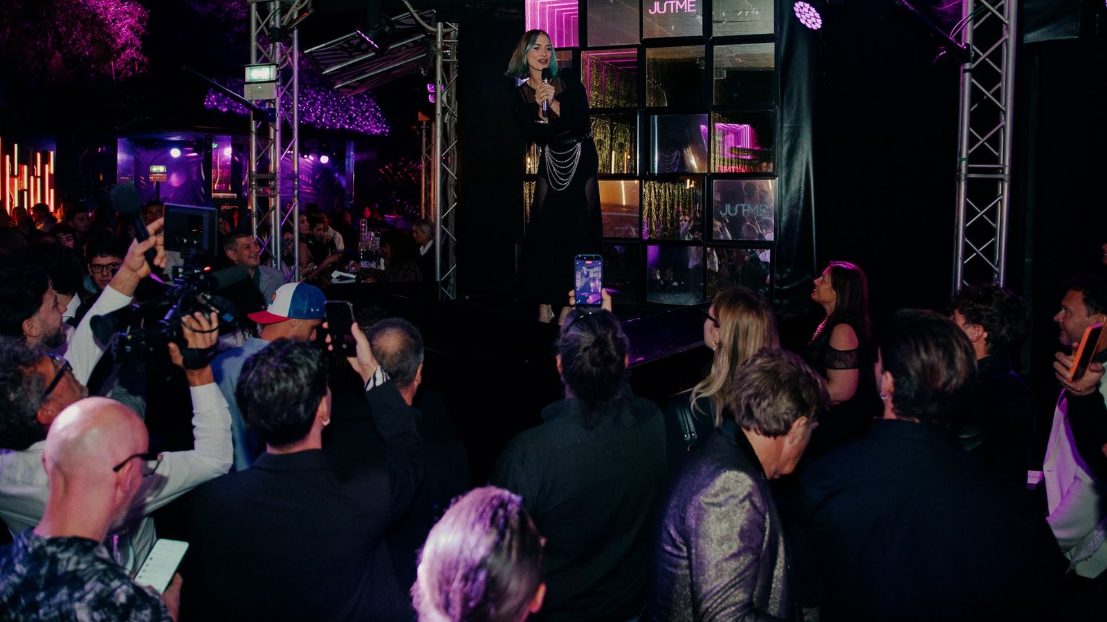 Nikita, “Amati tu” protagonista della serata al JustMe