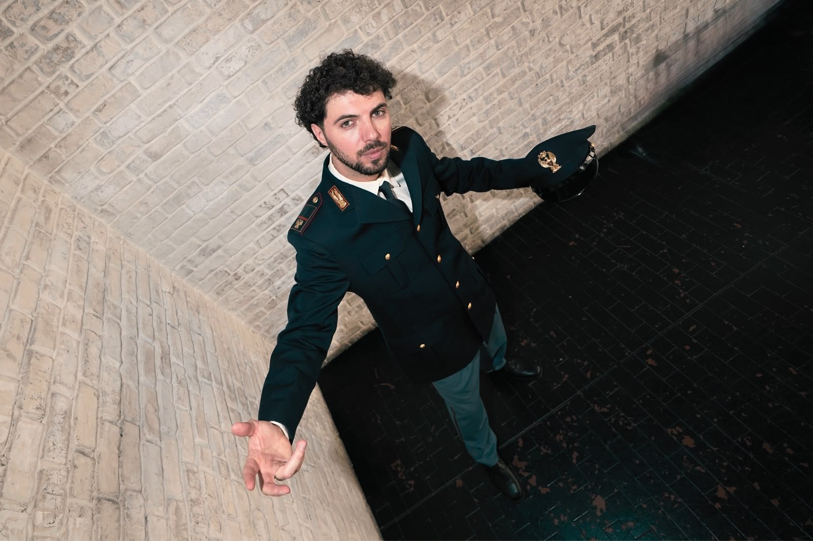 Il rapper Revman si racconta nell’album “Scatti in borghese”