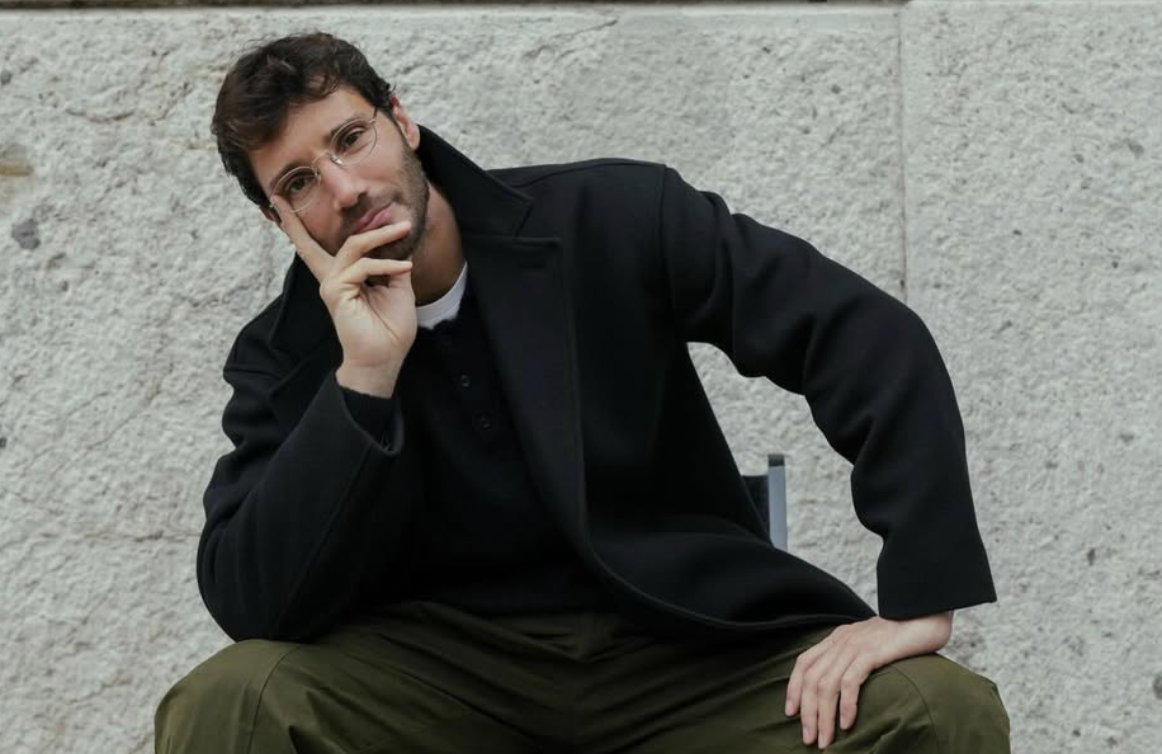 Il sondaggio che riscrive la tv: trionfa De Martino sui veterani Il sondaggio che riscrive la tv: trionfa De Martino sui veterani
